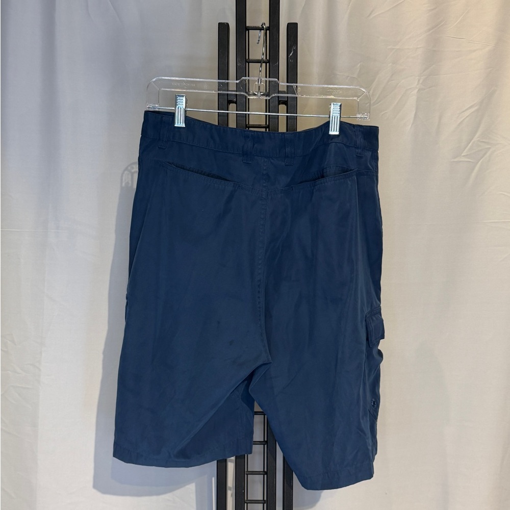 Stylish Navy Cargo Shorts for Men - Picture 3 of 4